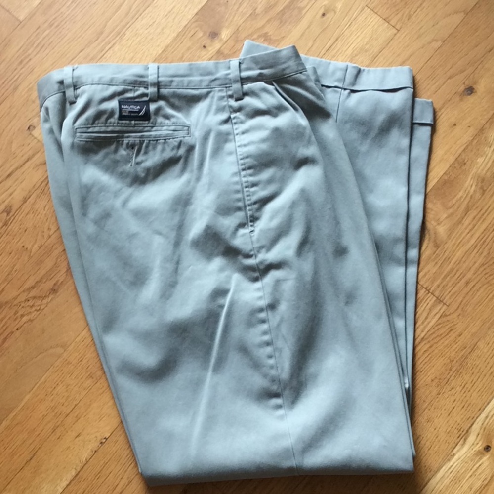 👔 Men’s Nautica khakis, 38x32